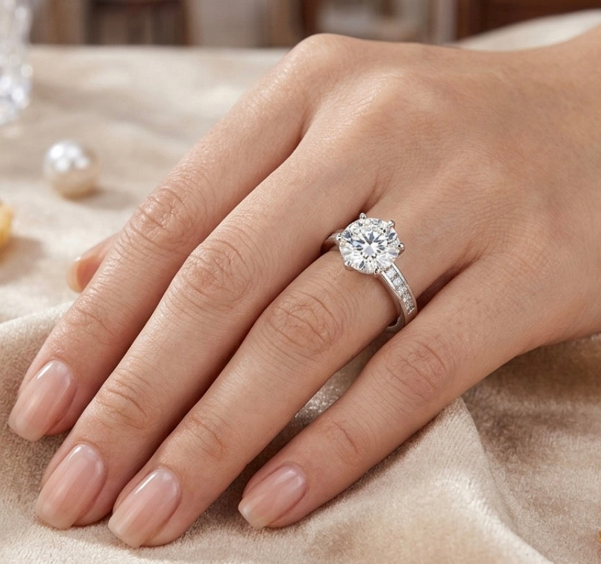Sterling Silver 6-prongs Brilliant Cut stone Ring