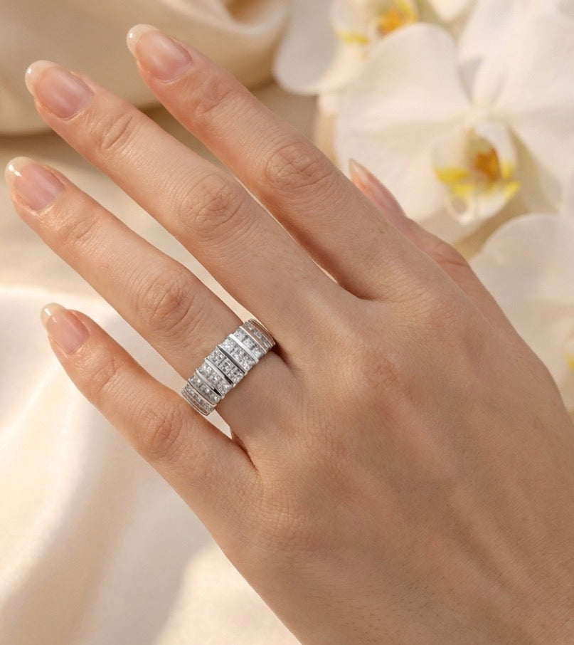Sterling Silver Brilliant-cut Cubic Zirconia Wide Ladies Band